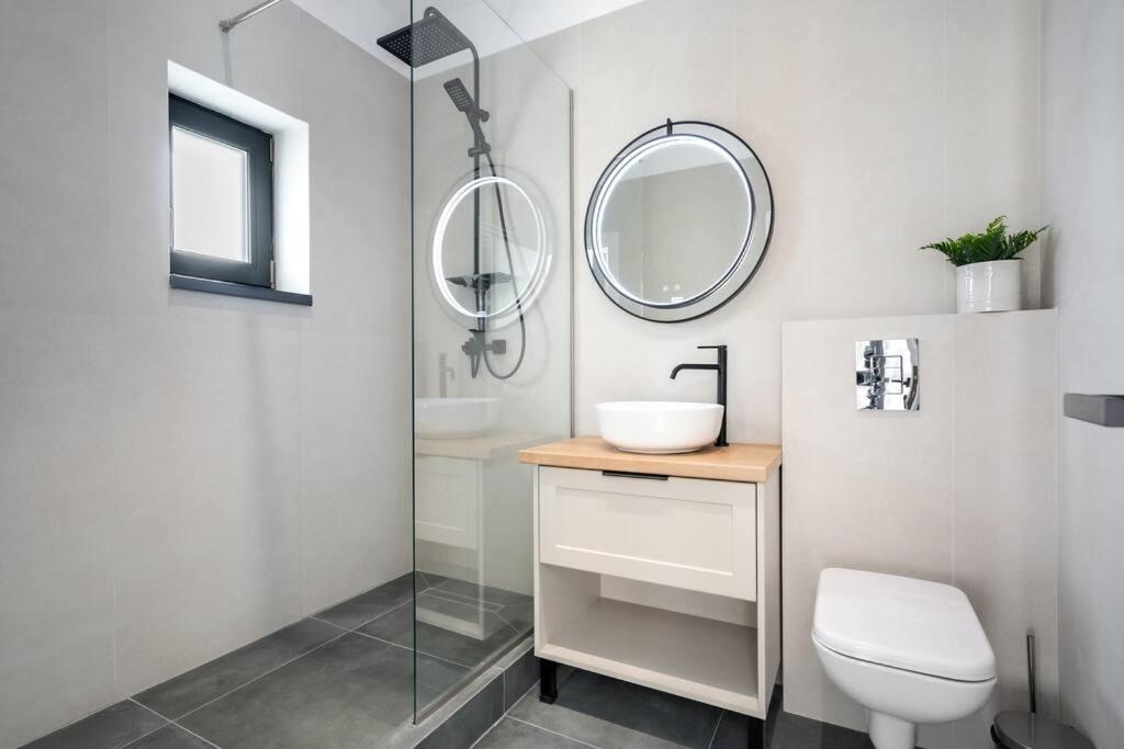 Stunning Views 3Br Sunny Flat - Amazing Terrace Apartman Bukarest Kültér fotó