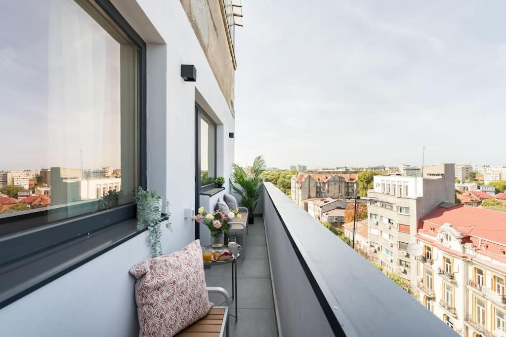 Stunning Views 3Br Sunny Flat - Amazing Terrace Apartman Bukarest Kültér fotó