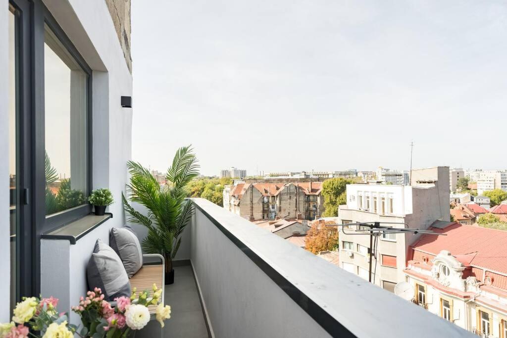 Stunning Views 3Br Sunny Flat - Amazing Terrace Apartman Bukarest Kültér fotó